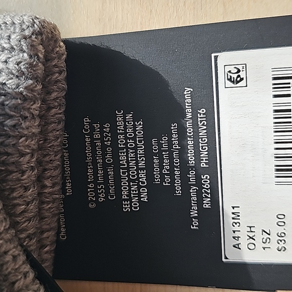 ISOTONER NWT signature smart touch gloves in grey gray - Picture 5 of 6
